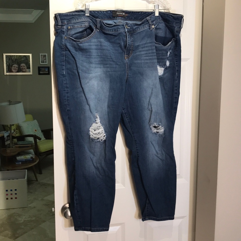 Torrid premium fit skinny blue jeans size 28w